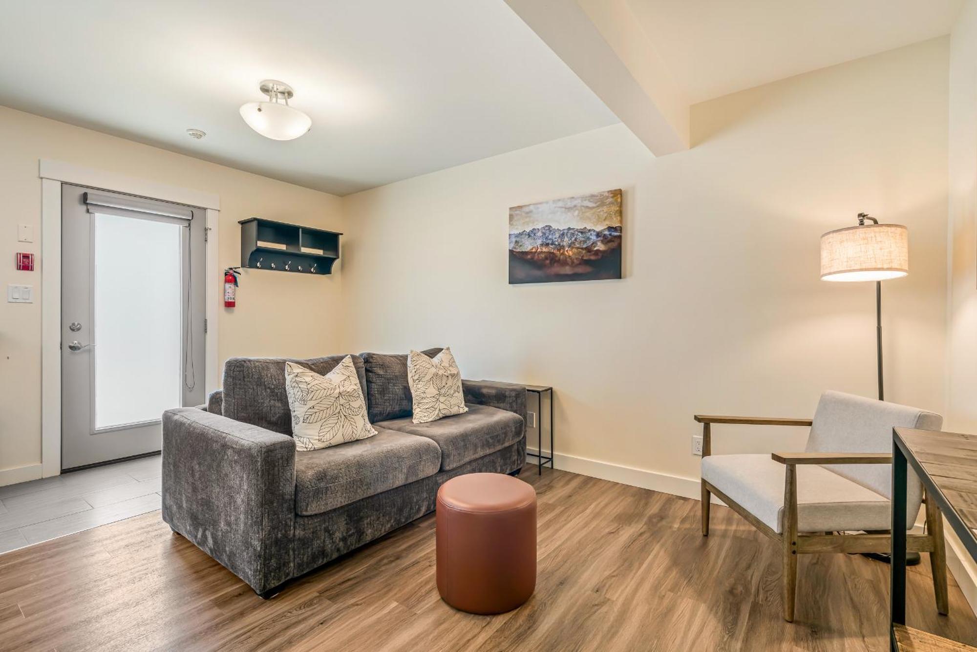 נלסון Stirling All Suites Hotel מראה חיצוני תמונה