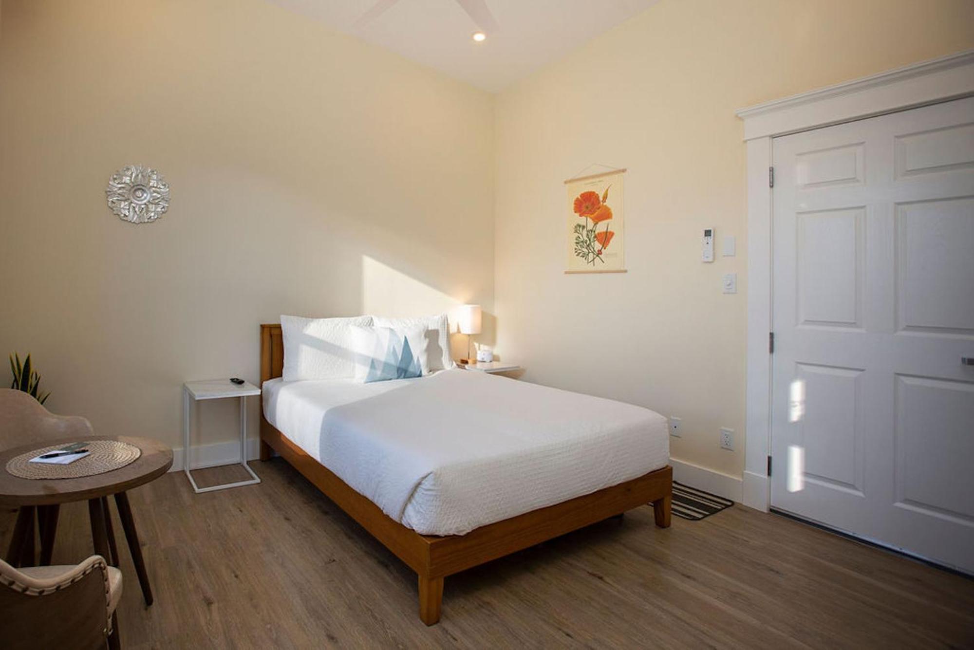 נלסון Stirling All Suites Hotel מראה חיצוני תמונה